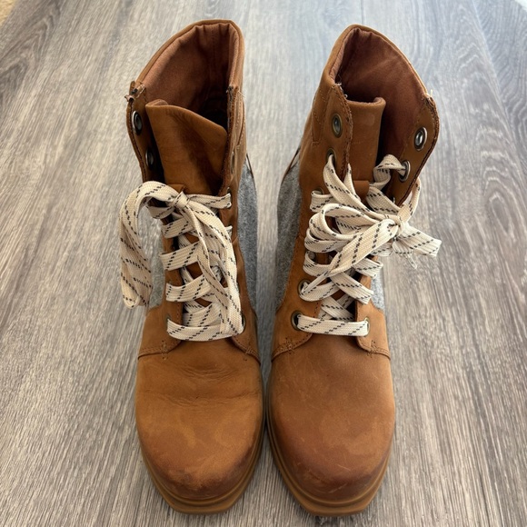 Sorel Joan of Arc III Lexie Boot - Picture 2 of 10